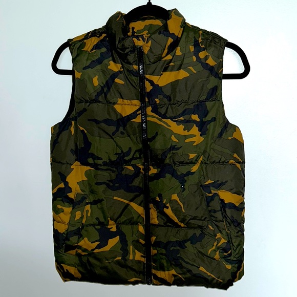 Old Navy Other - Boys Old Navy Camo Puffer Vest Size Large 10/12 Like New